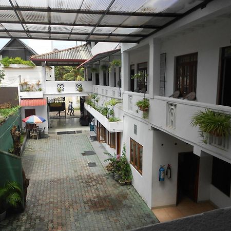 Shanith Guesthouse Negombo Extérieur photo