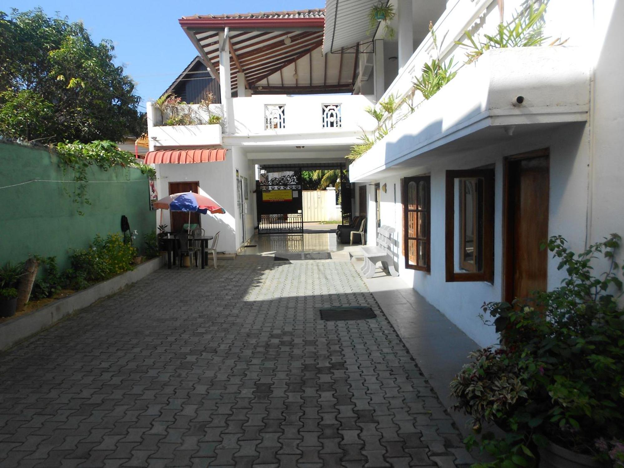 Shanith Guesthouse Negombo Extérieur photo