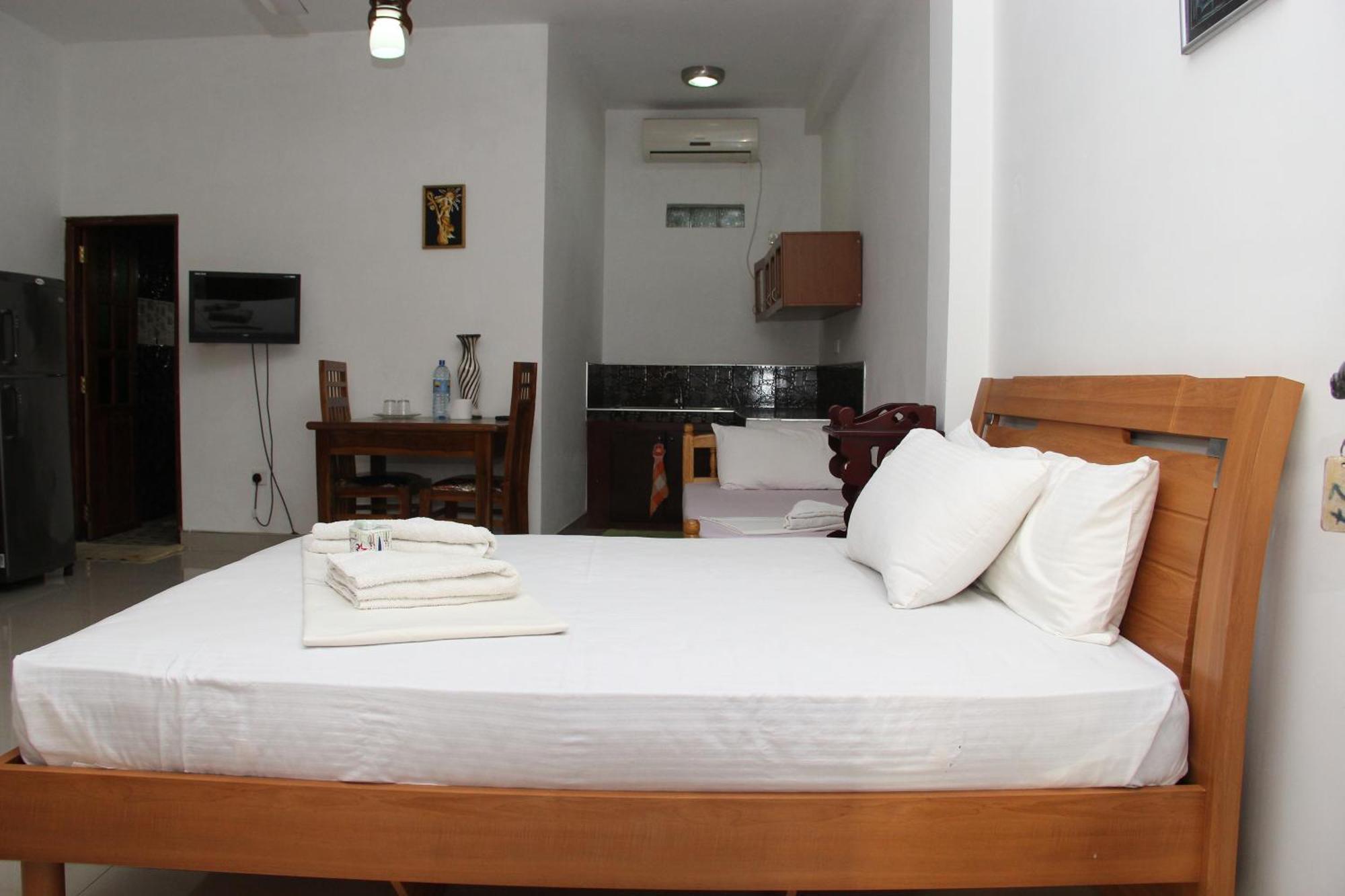 Shanith Guesthouse Negombo Chambre photo