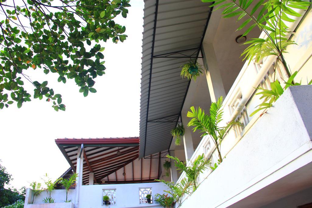 Shanith Guesthouse Negombo Extérieur photo