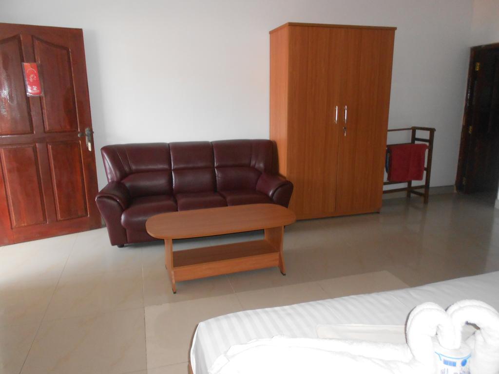 Shanith Guesthouse Negombo Extérieur photo