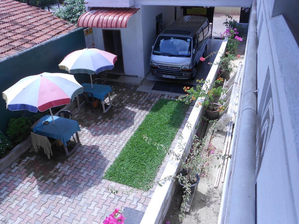 Shanith Guesthouse Negombo Extérieur photo